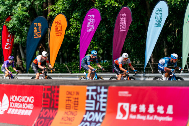 相簿封面:UCI 1.1 Road Race (Finish Area at Museum Drive)