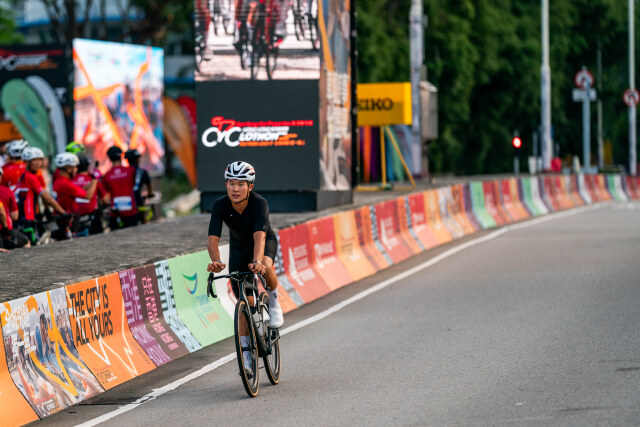 相簿封面:56 km Ride Participants (Finish Area at Museum Drive)